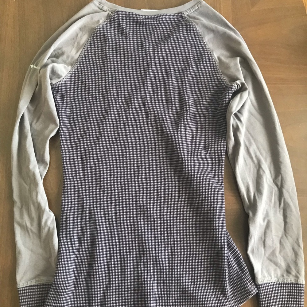 Women’s small Columbia shirt. - Picture 2 of 4